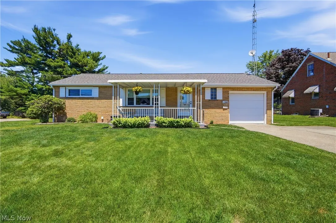 4573 Aurora Nw Street, Canton, OH 44708 - #1