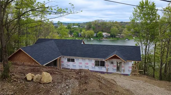 15 Huron Trail, Malvern, OH 44644
