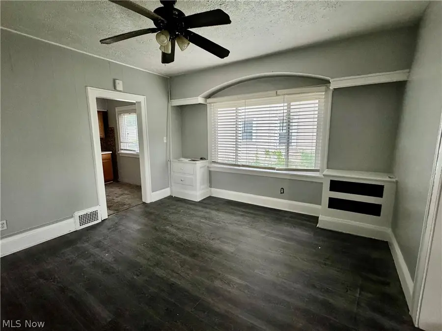 1541 Glenmont Road, East Cleveland, OH 44118 - #3