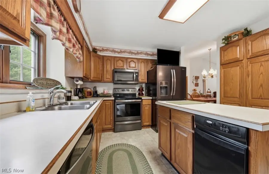 3556 Lake Road, Conneaut, OH 44030 - #3