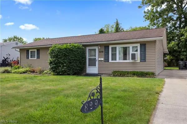 829 Delaware Avenue, Elyria, OH 44035