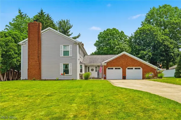 1200 Briarview Nw Avenue, North Canton, OH 44720