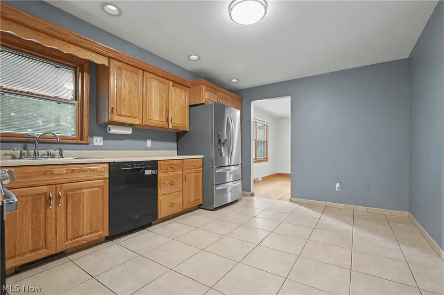 1372 Doncaster Drive, Youngstown, OH 44511 - #3