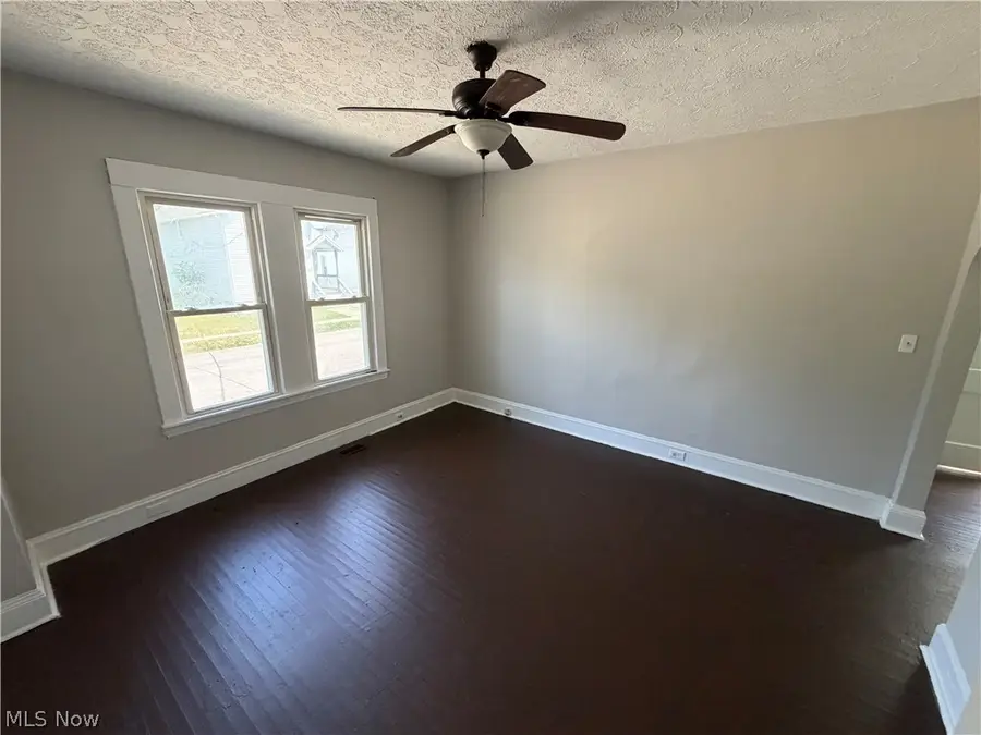 1096 E 72nd Street, Cleveland, OH 44103 - #3