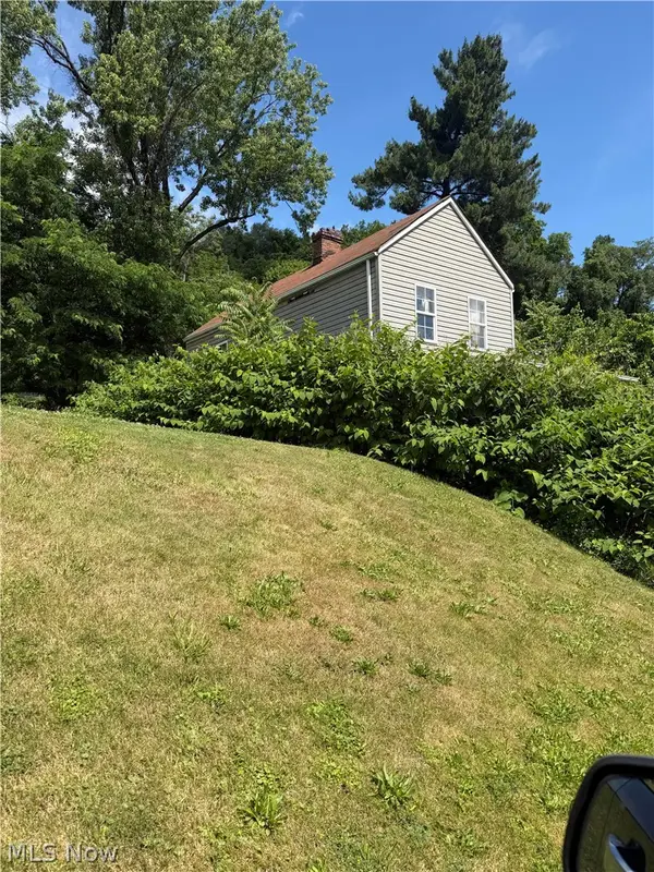 1209 N 8th Street, Martins Ferry, OH 43935