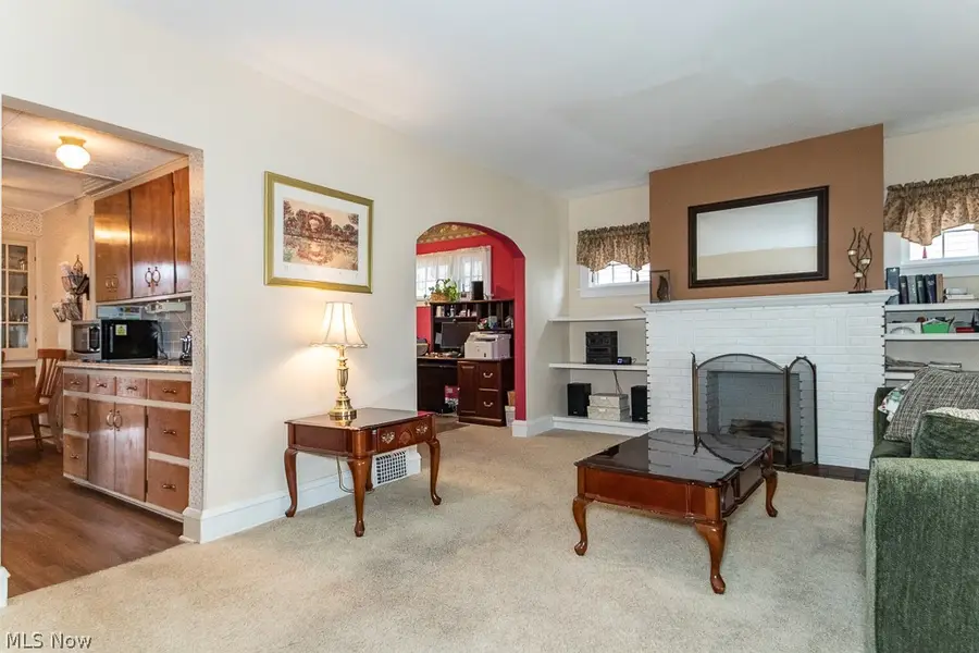 9815 Parkview Avenue, Garfield Heights, OH 44125 - #2