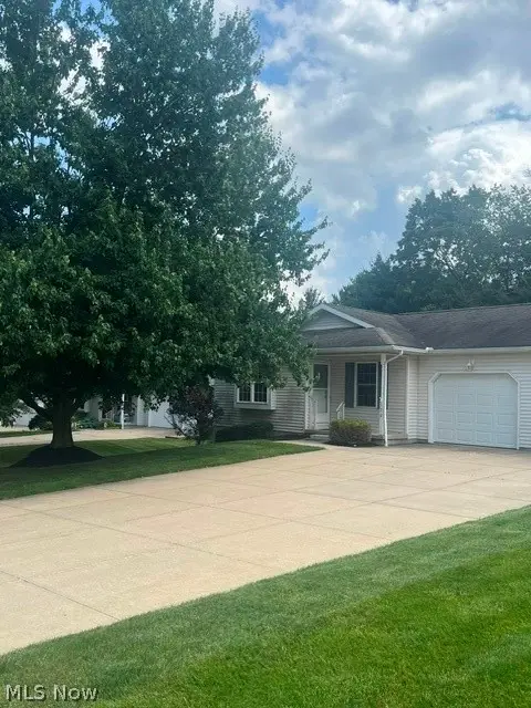 120 Thorn Way, Doylestown, OH 44230