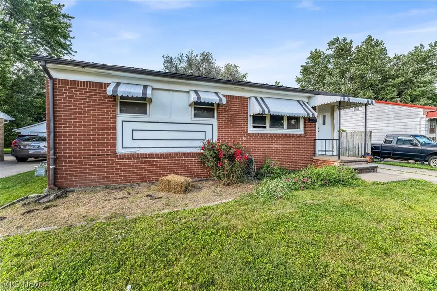 567 Walnut Street, Elyria, OH 44035 - #2