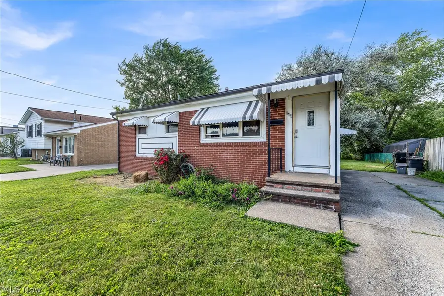 567 Walnut Street, Elyria, OH 44035 - #3