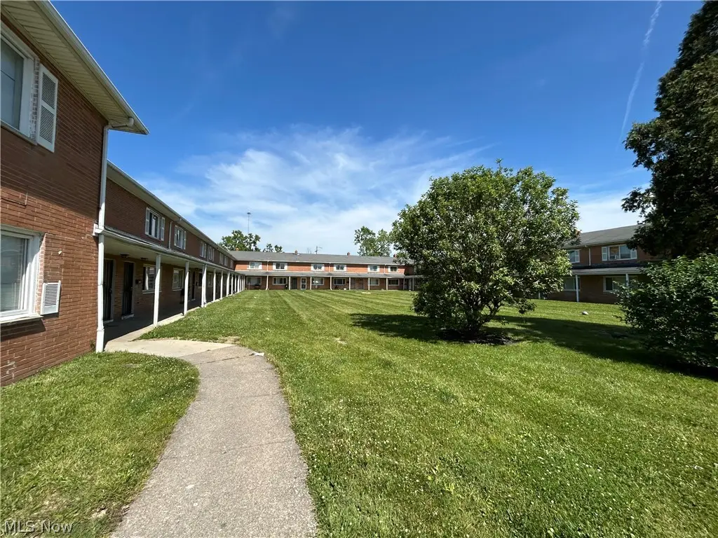 4871 Banbury Court #15, Warrensville Heights, OH 44128 - #1