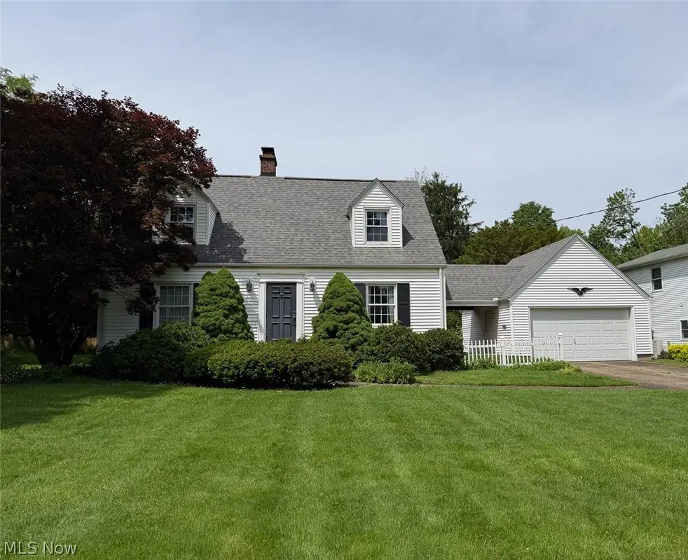 711 Woodrow Nw Street, North Canton, OH 44720 - #1