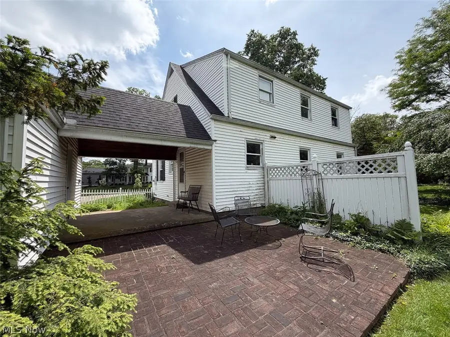 711 Woodrow Nw Street, North Canton, OH 44720 - #3