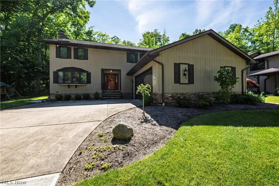 8365 Crinkleroot Clearing, Brecksville, OH 44141 - #2
