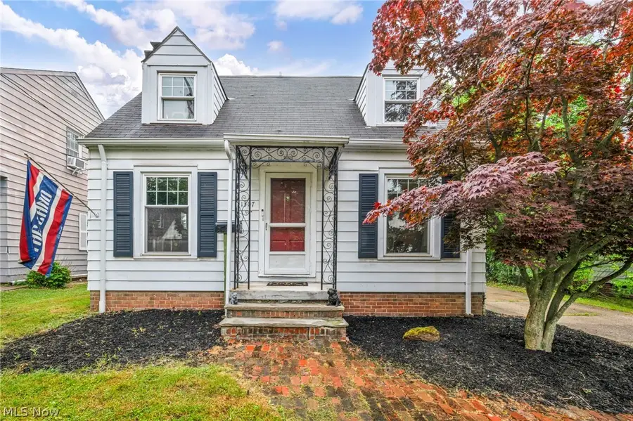 1307 Gordon Road, Lyndhurst, OH 44124 - #2