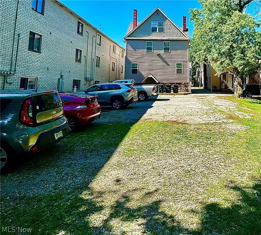 512 E Buchtel Avenue, Akron, OH 44304 - #3