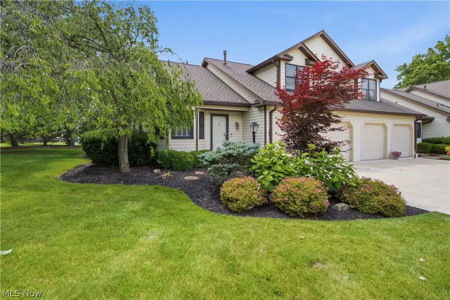 700 Hampton Circle #8, Aurora, OH 44202 - #3