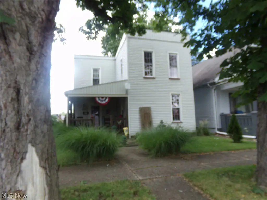 422 N Dawson Street, Uhrichsville, OH 44683 - #1
