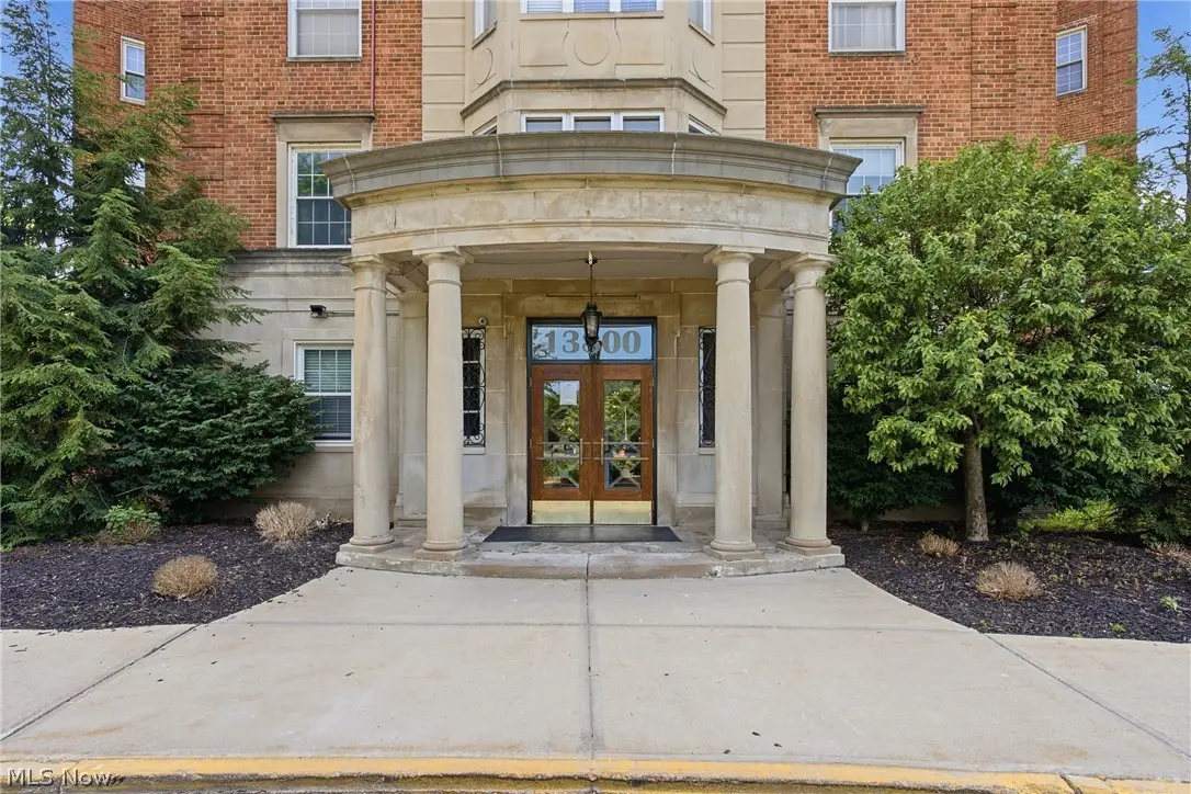 13800 Fairhill Rd #419, Shaker Heights, OH 44120 - #1