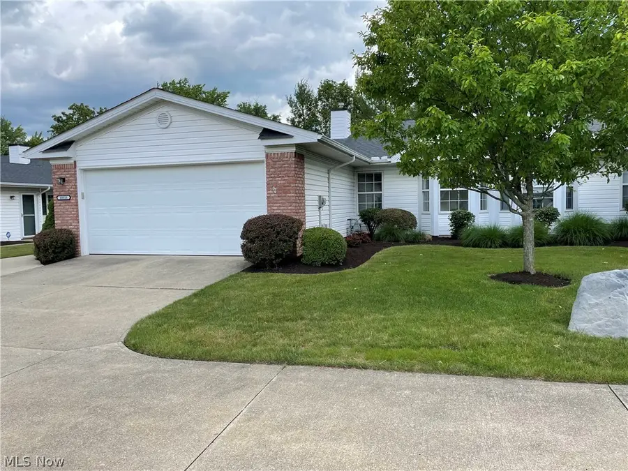 18511 Woodhaven Drive, Strongsville, OH 44149 - #2