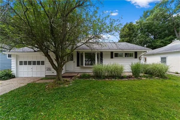 8991 Lynnhaven Road, Parma Heights, OH 44130