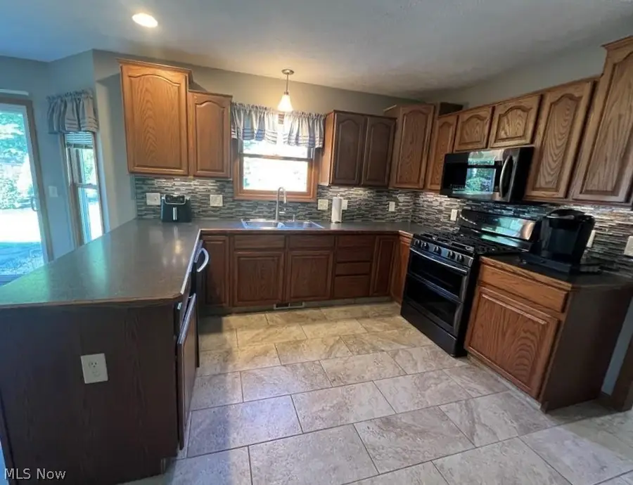 187 Kingsbury Point, Madison, OH 44057 - #2