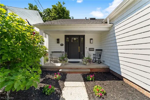 19125 E Shoreland Avenue, Rocky River, OH 44116