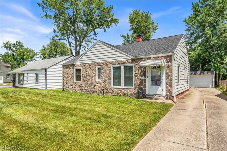 3905 E 189th Street, Cleveland, OH 44122 - #3