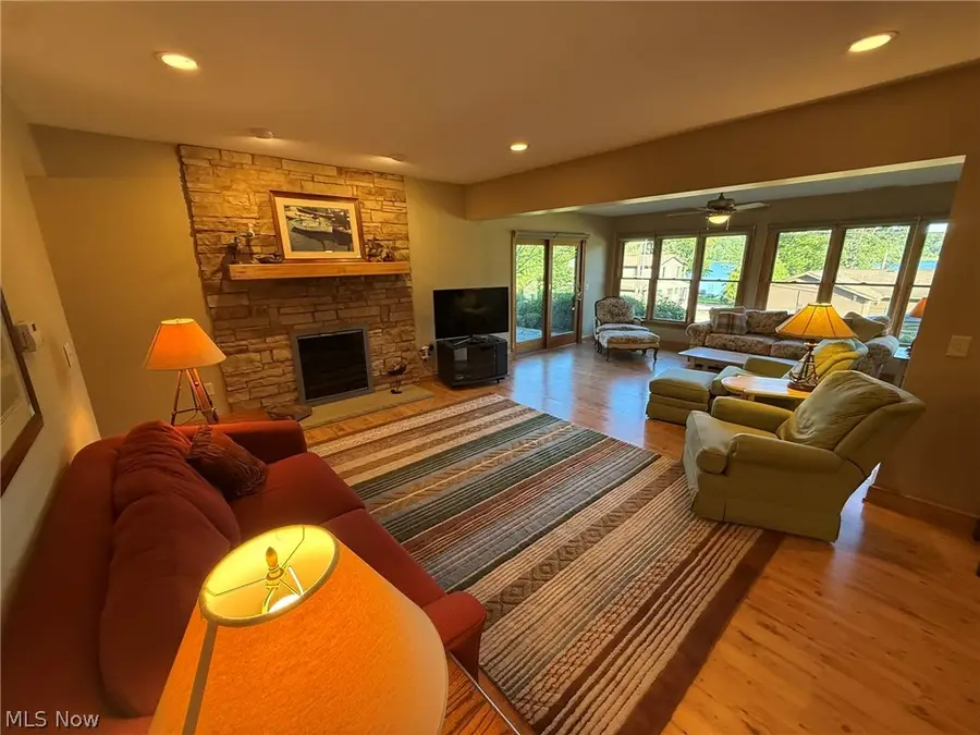 9201 N Shore Ne Drive, Mineral City, OH 44656 - #3