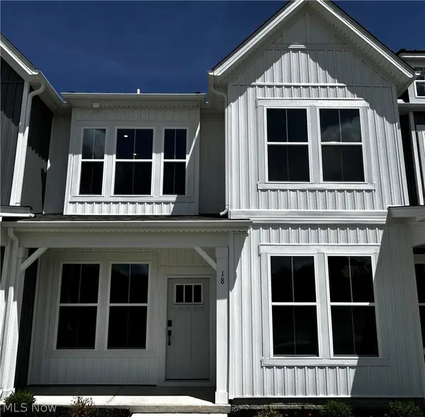 18 Paige Lane, Hudson, OH 44236