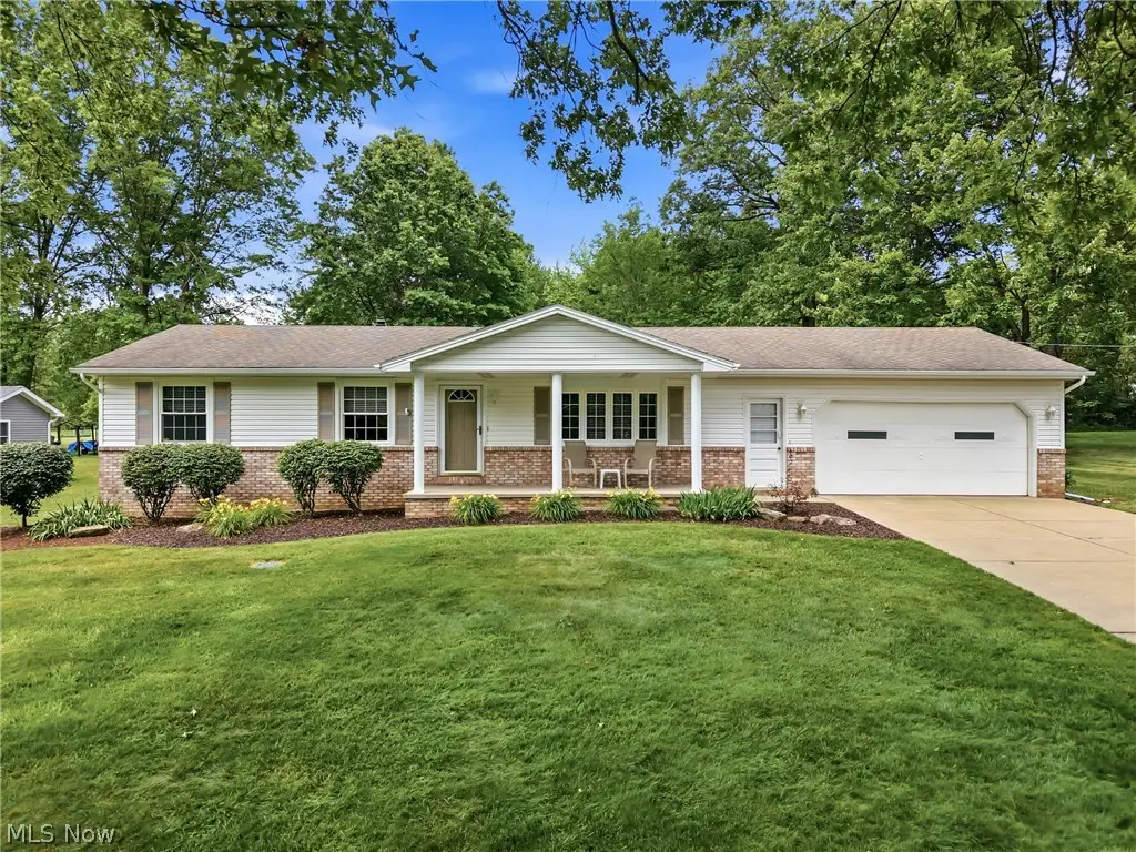7003 White Oak Drive, Hubbard, OH 44425 - #1