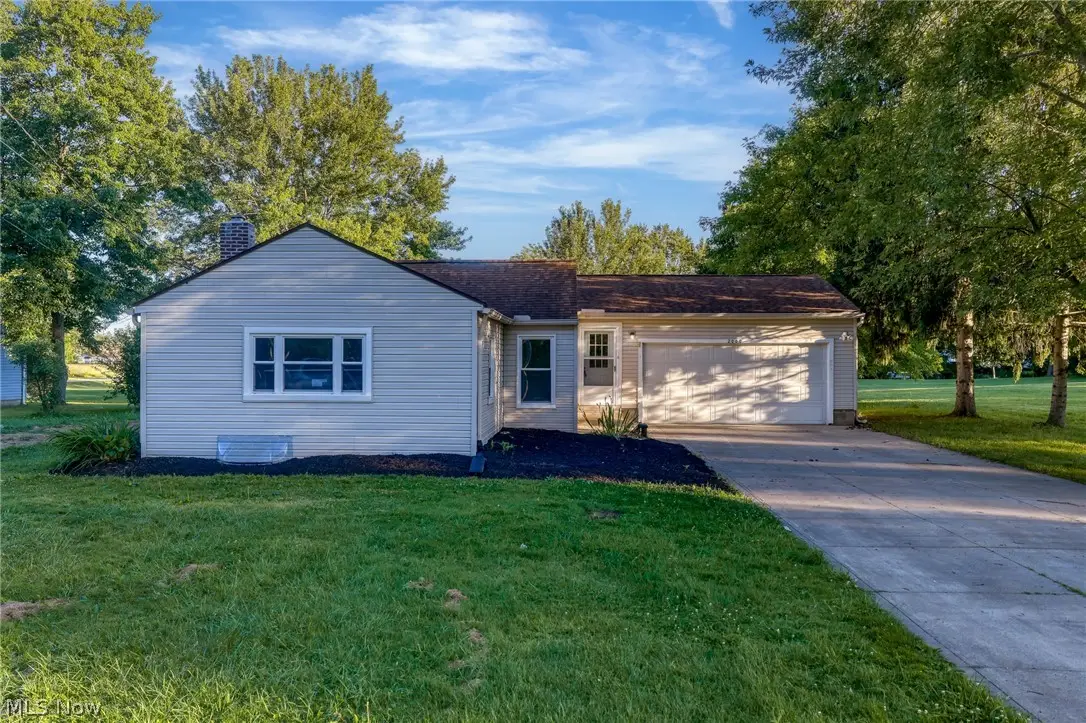 2000 Stake Drive, Green, OH 44232 - #1