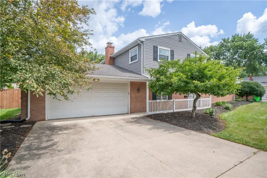 903 Glenwood Sw Street, North Canton, OH 44720 - #2