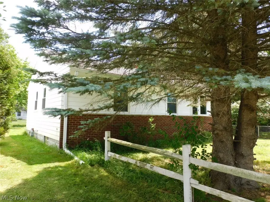 2908 Columbus Avenue, Ashtabula, OH 44004 - #3