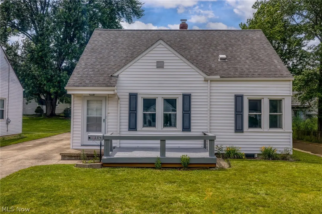 2376 Harding Road, Cuyahoga Falls, OH 44223 - #1