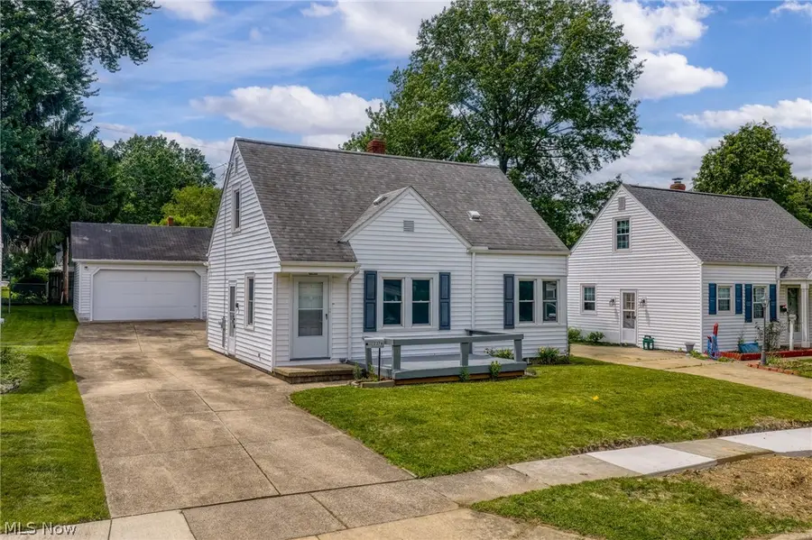 2376 Harding Road, Cuyahoga Falls, OH 44223 - #2
