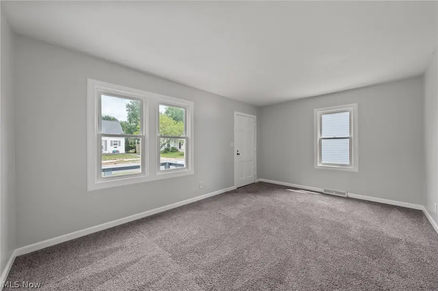 2376 Harding Road, Cuyahoga Falls, OH 44223 - #3