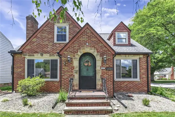 5998 Maplecliff Drive, Parma Heights, OH 44130