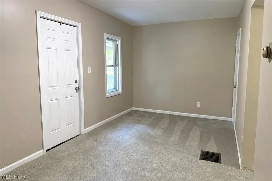 318 Joseph Avenue, Barberton, OH 44203 - #2