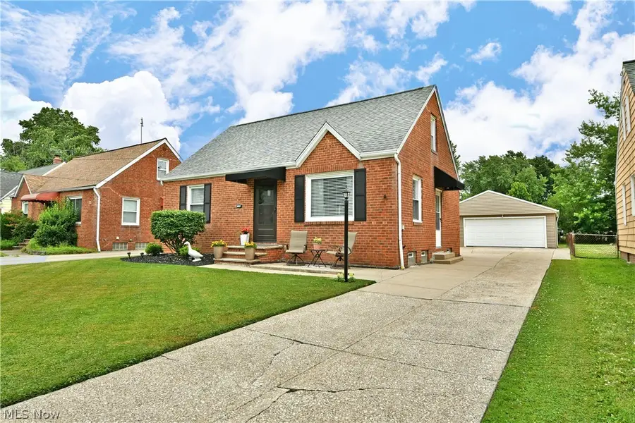1239 Churchill Road, Lyndhurst, OH 44124 - #2