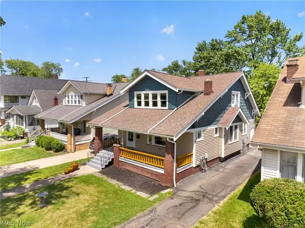 2223 Carabel Avenue, Lakewood, OH 44107