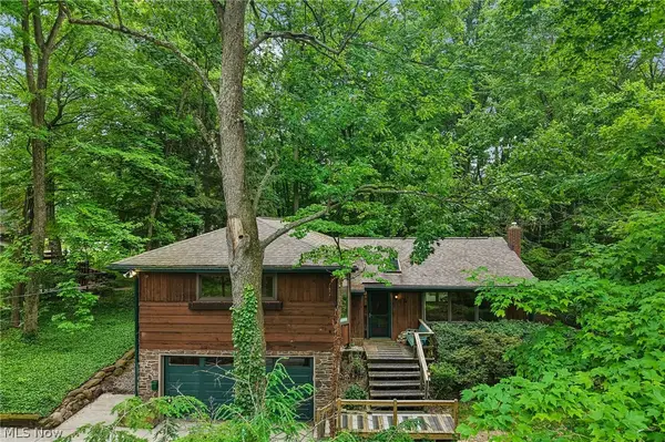 884 Dogwood Terrace, Copley, OH 44321