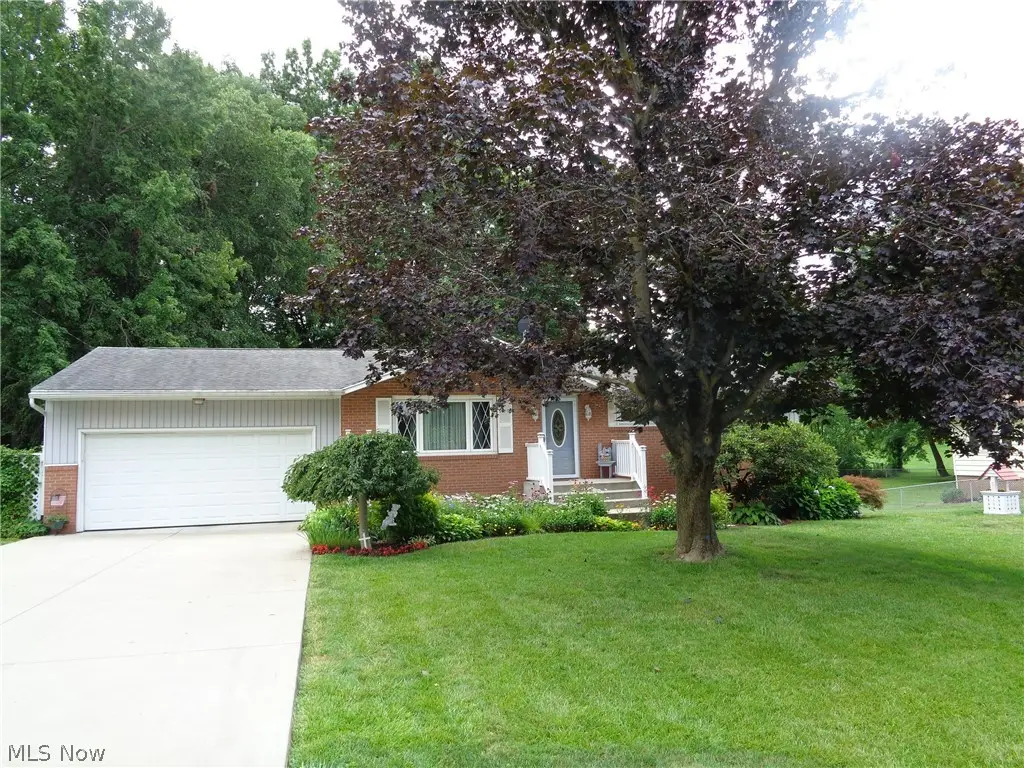 824 39th Sw Street, Canton, OH 44706 - #1