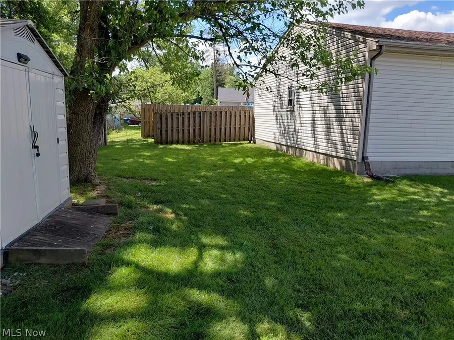 725 Gary Drive, Hubbard, OH 44425 - #2