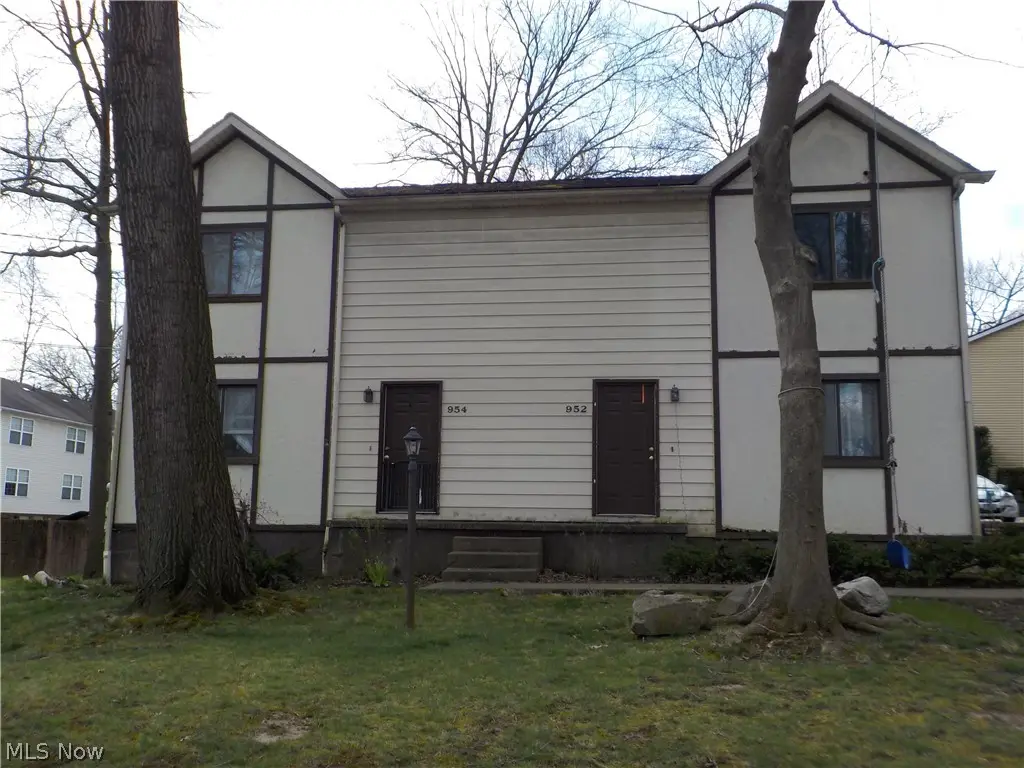 954 Tallmadge Road, Cuyahoga Falls, OH 44221 - #1