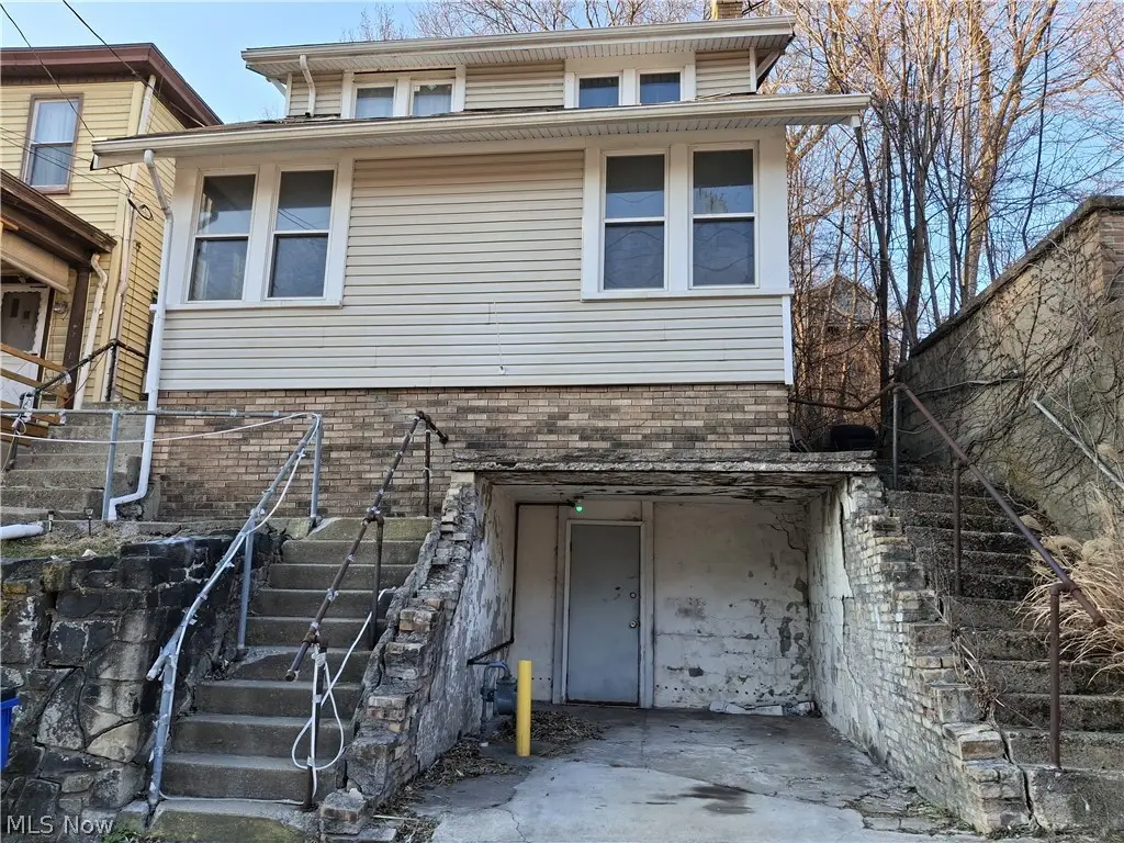 909 Bradshaw Avenue, East Liverpool, OH 43920 - #1