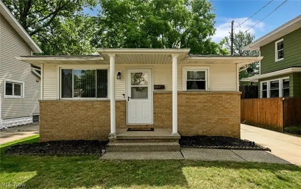 51 Devonshire Drive, Akron, OH 44312