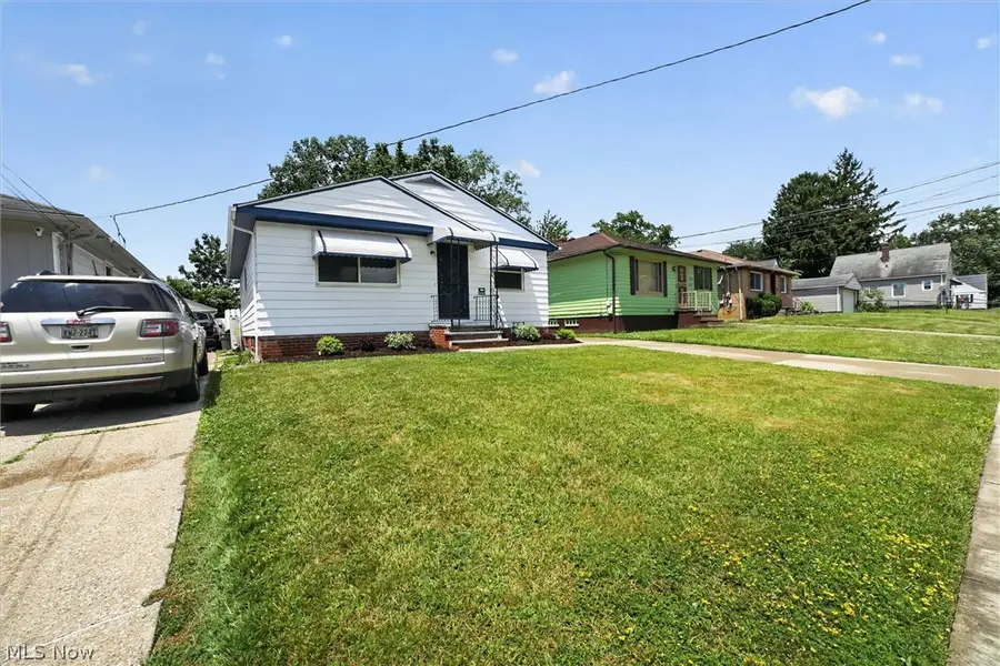 4668 Beechgrove Avenue, Garfield Heights, OH 44125 - #2