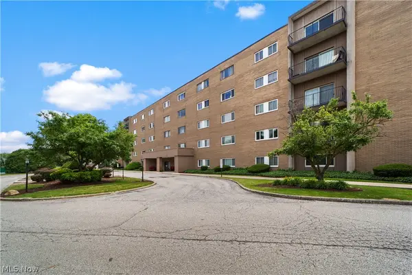 20333 Detroit Road #512B, Rocky River, OH 44116