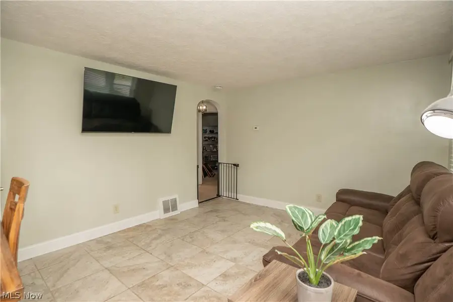 184 Ambrose Nw Avenue, Canton, OH 44708 - #3