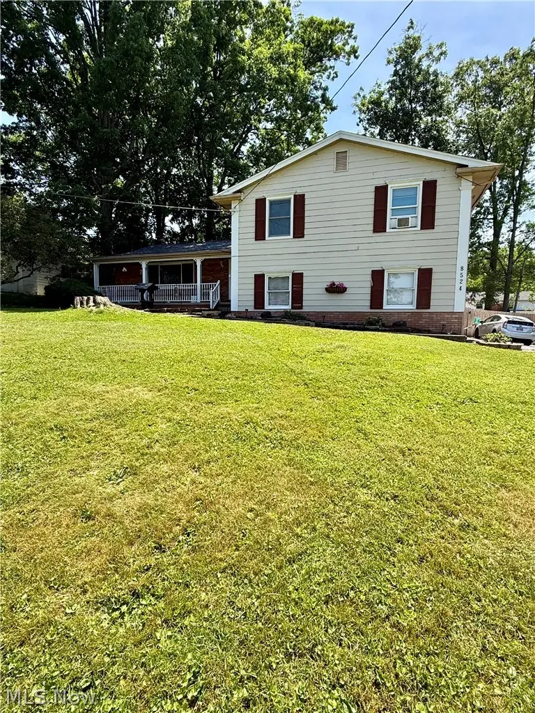 8524 Sleepy Hollow Ne Drive, Warren, OH 44484 - #2